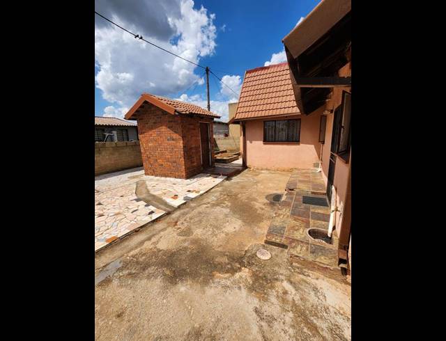 3 BEDROOM HOUSE FOR SALE IN PALM SPRINGS